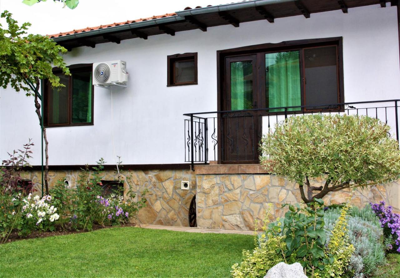 Къща Речен Шепот Hotel Kalofer Exterior foto