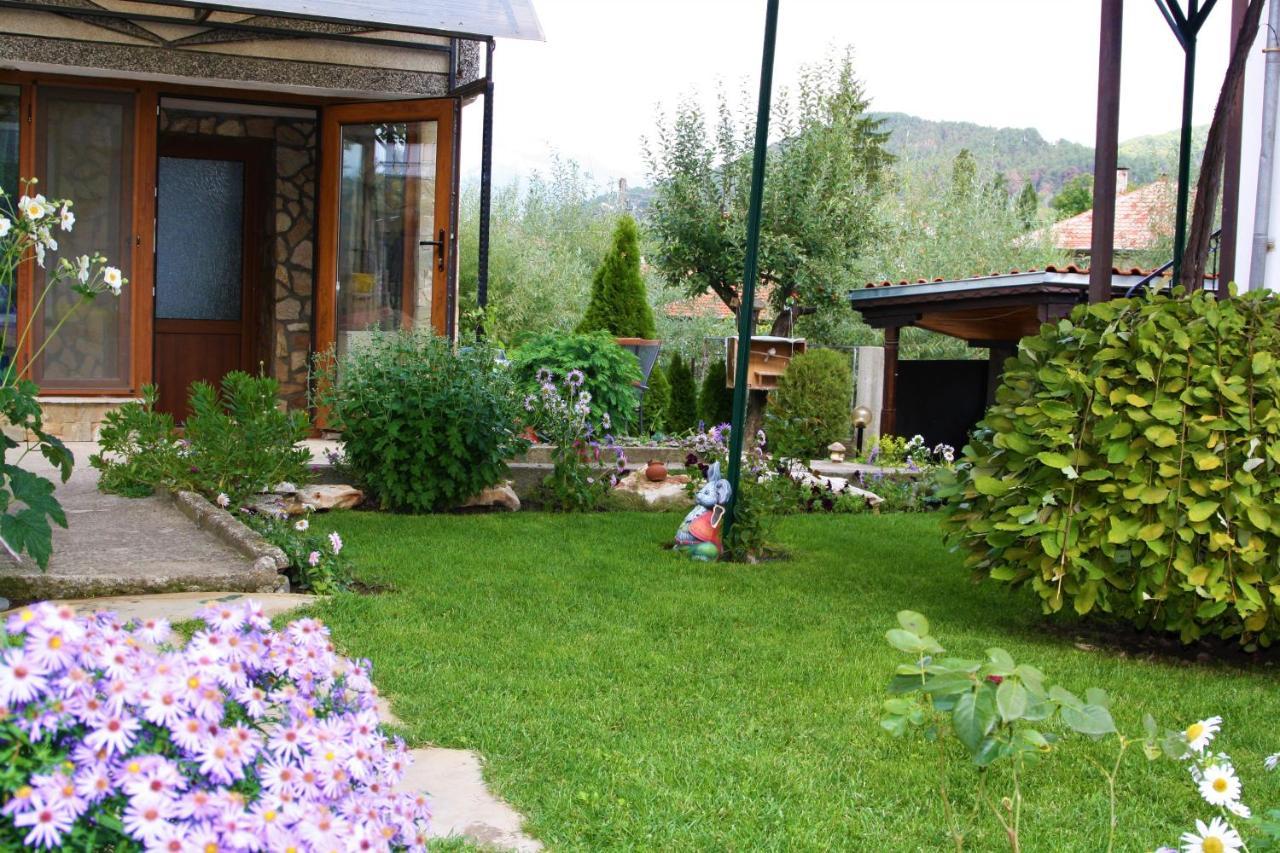 Къща Речен Шепот Hotel Kalofer Exterior foto