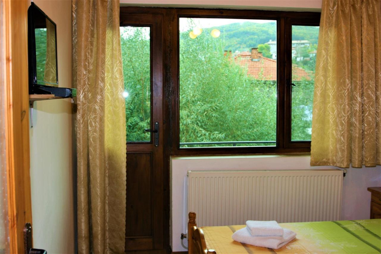 Къща Речен Шепот Hotel Kalofer Exterior foto