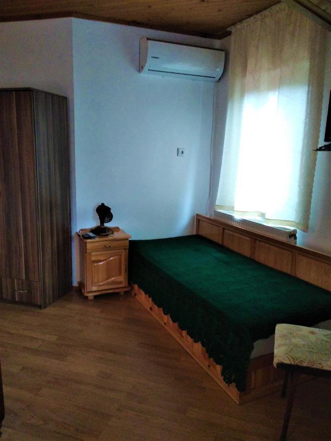Къща Речен Шепот Hotel Kalofer Exterior foto