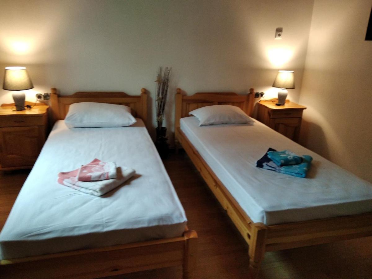 Къща Речен Шепот Hotel Kalofer Exterior foto